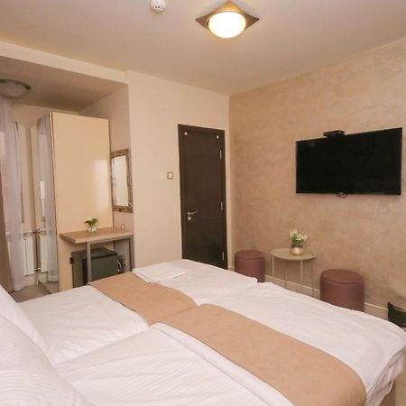 Hotel Bajadera Lux Belgrad Zewnętrze zdjęcie