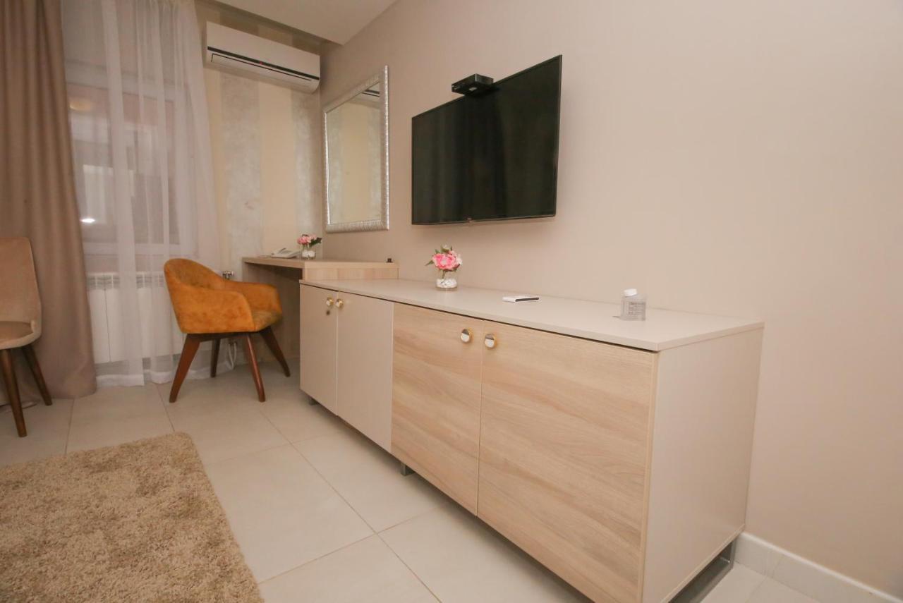 Hotel Bajadera Lux Belgrad Zewnętrze zdjęcie