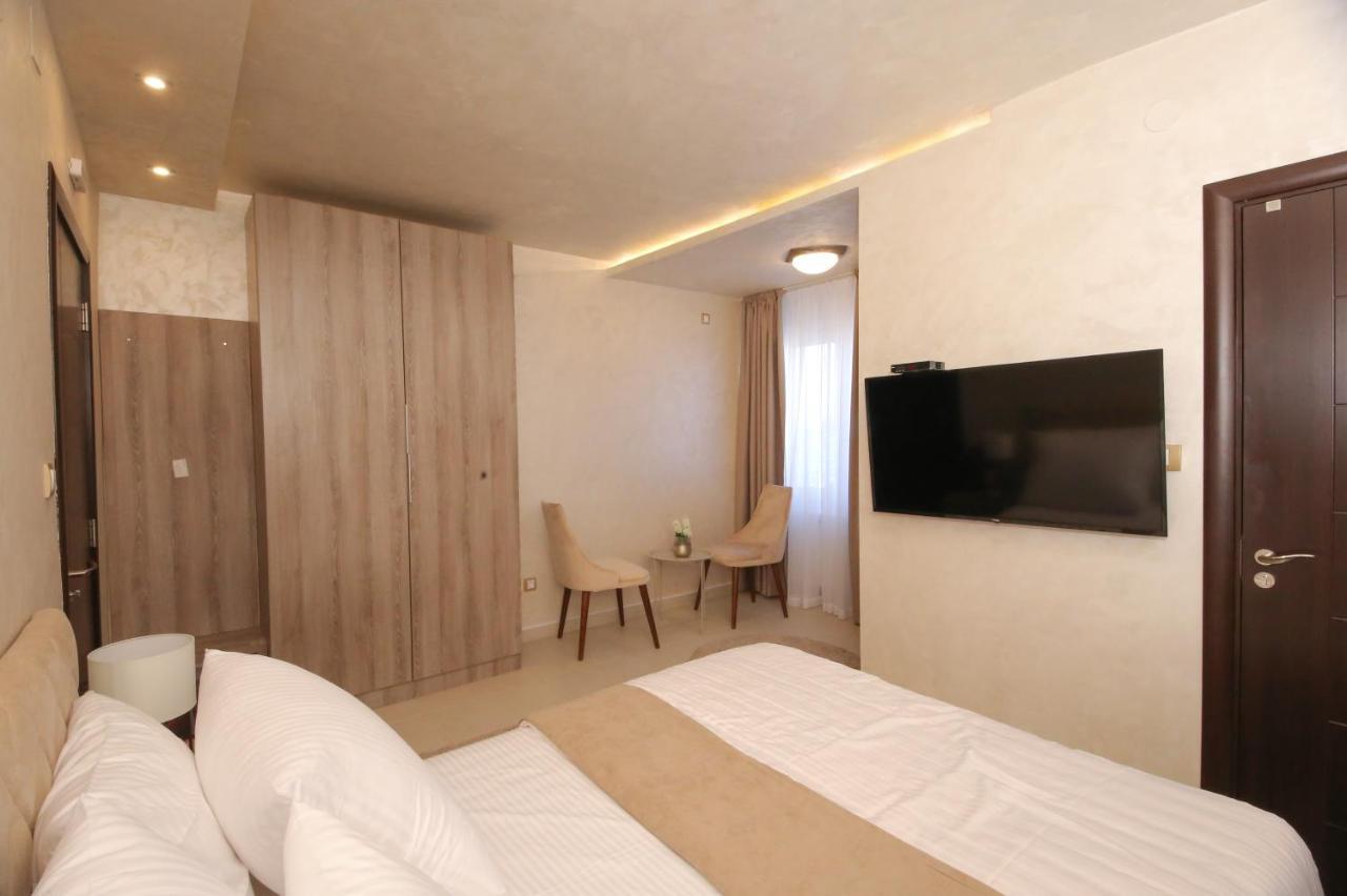 Hotel Bajadera Lux Belgrad Zewnętrze zdjęcie