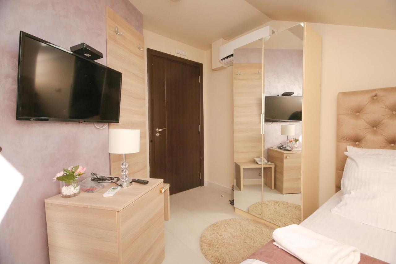 Hotel Bajadera Lux Belgrad Zewnętrze zdjęcie