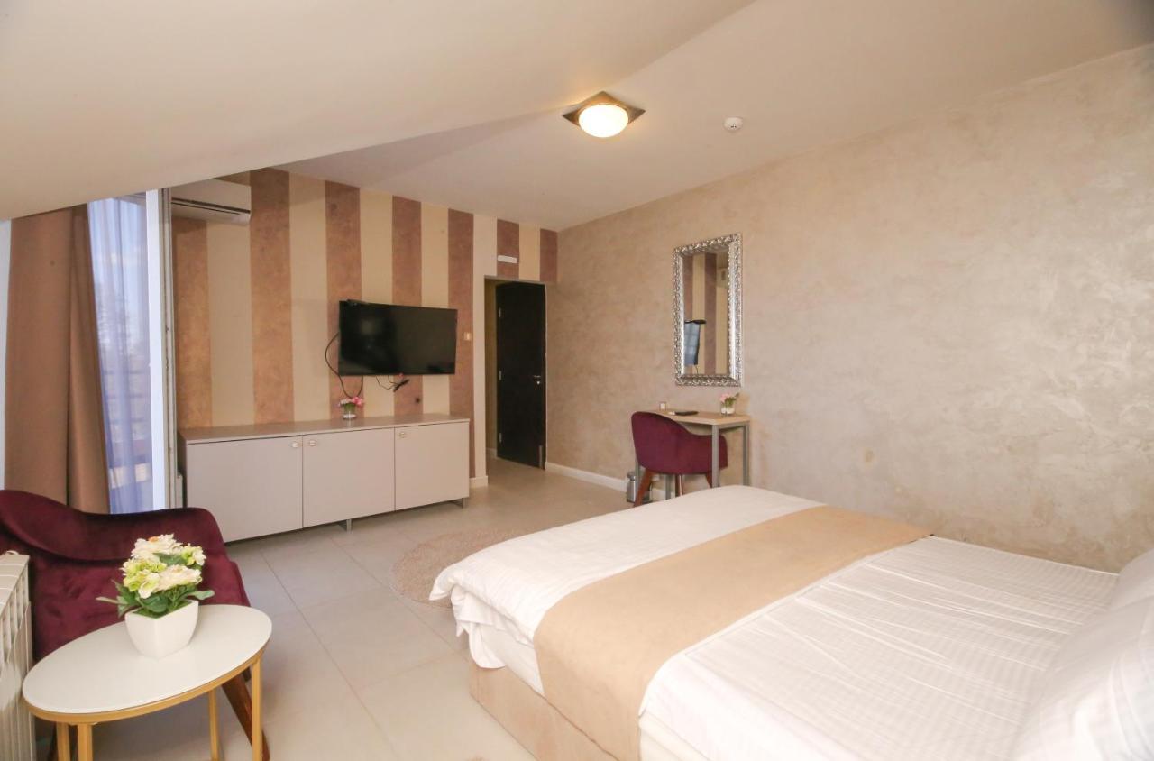 Hotel Bajadera Lux Belgrad Zewnętrze zdjęcie